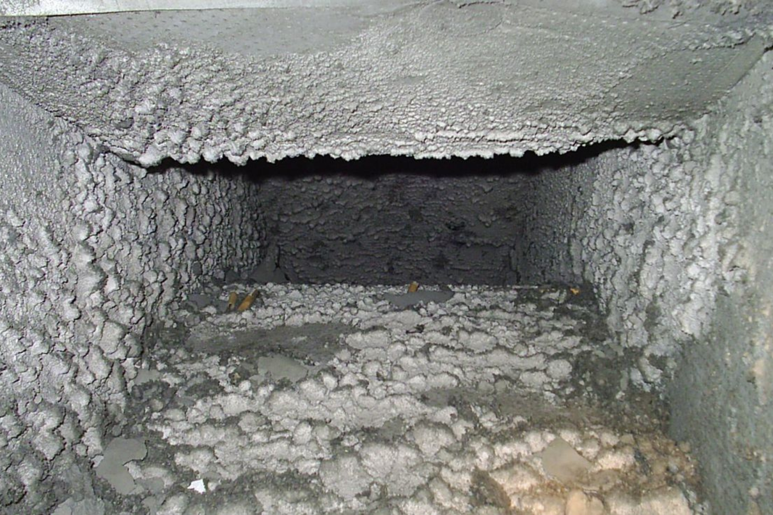 Signs Your Air Ducts Need Cleaning (7 Warning Signs Dallas Homeowners Should Know)